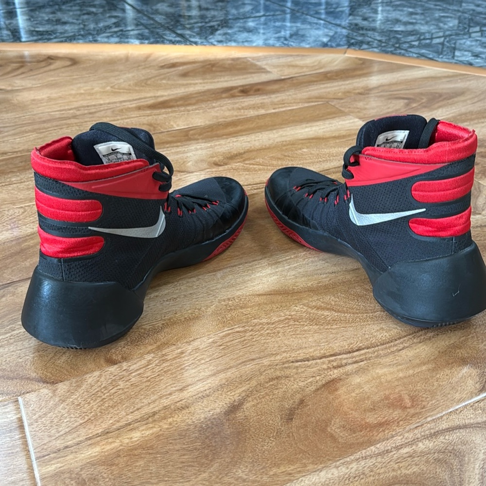 Nike hyper dunk size 10 good condition